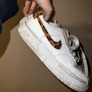 Nike Women's Air Force 1 Pixel SE shoe Leopard Swoosh Women’s Size 7